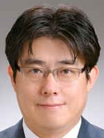 川口教授　顔写真